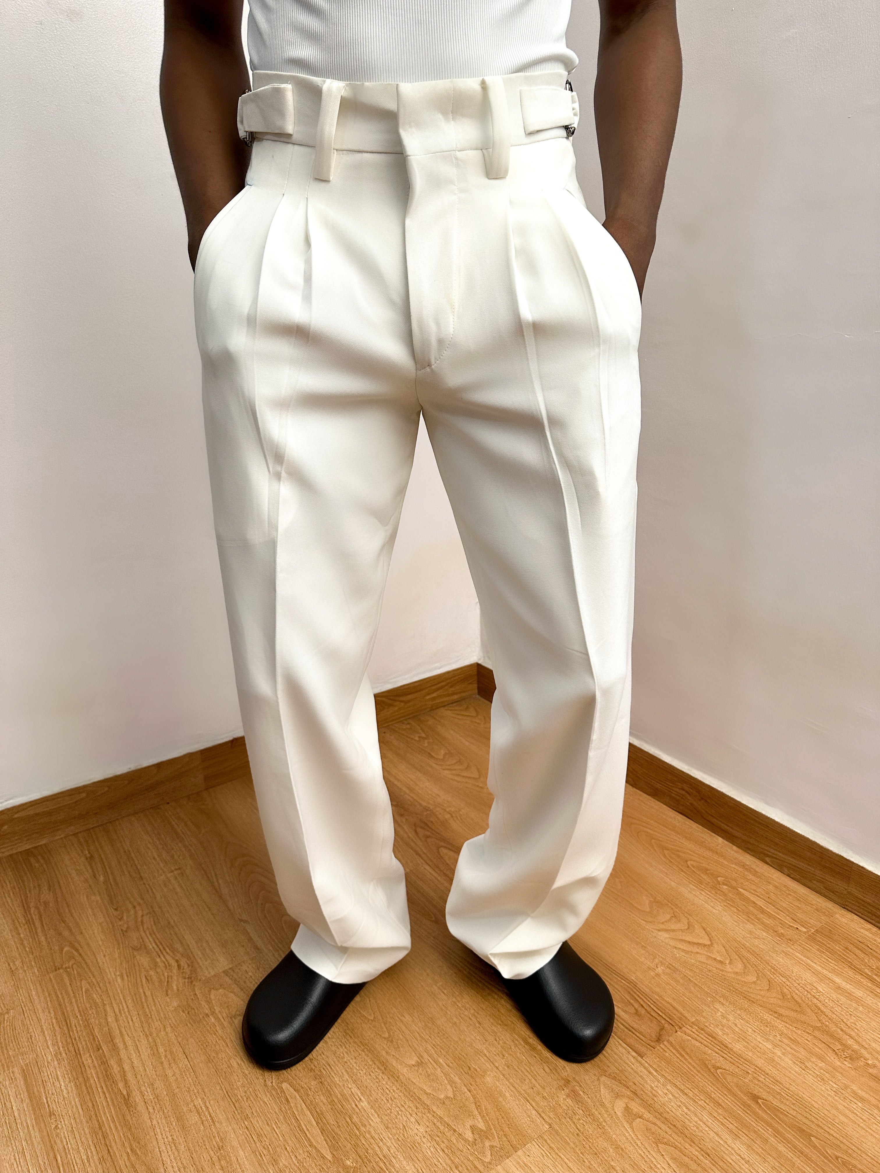 Celia Oxford Pleats Baggy Trouser - White