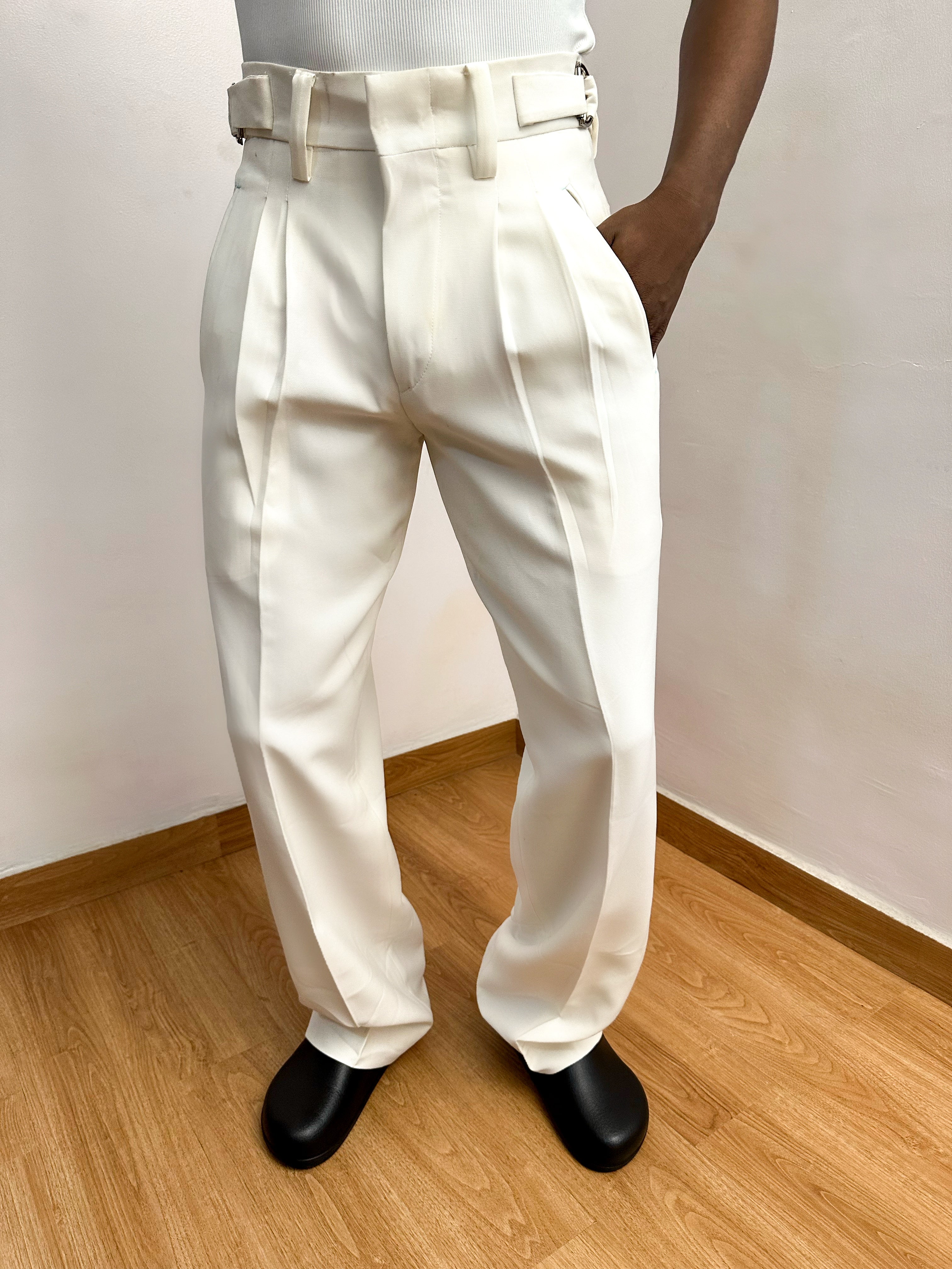 Celia Oxford Pleats Baggy Trouser - White