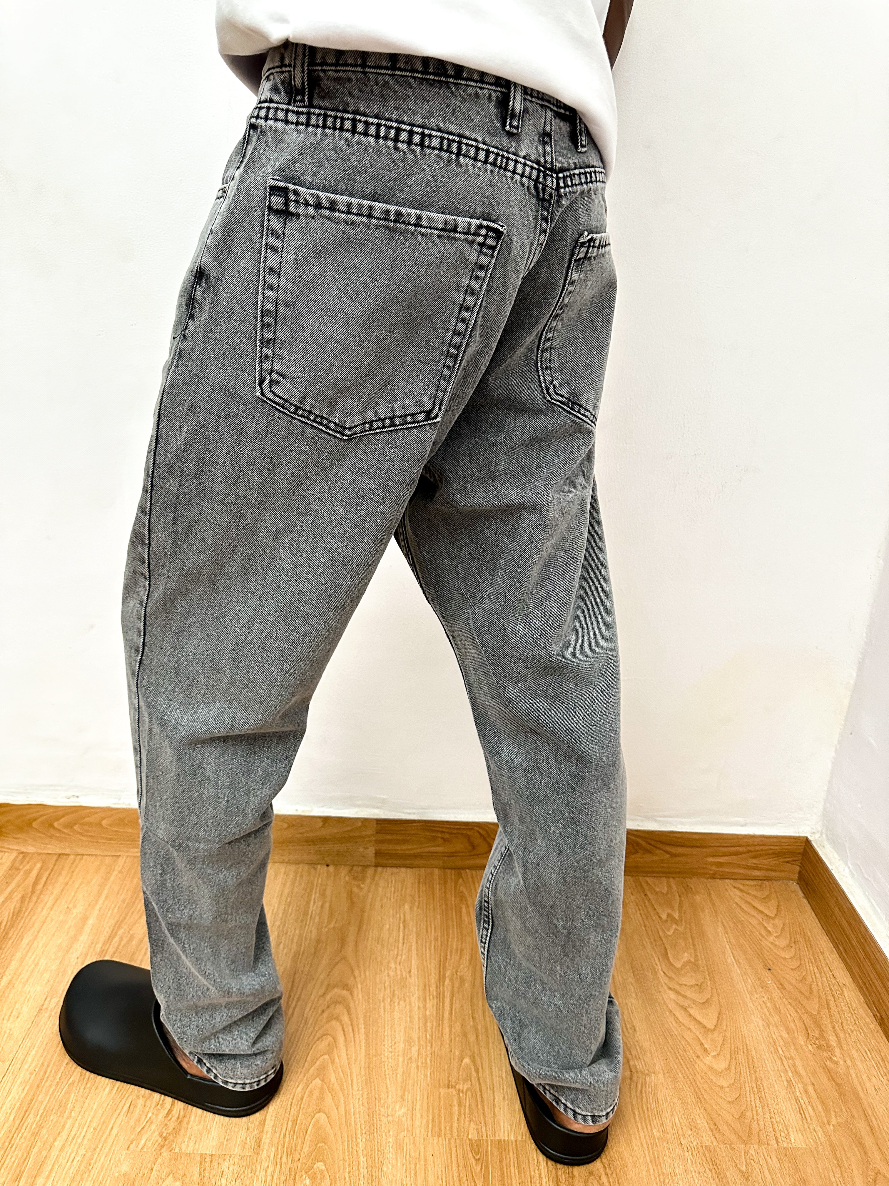 Cai Relaxed Straight Cut Jeans - Grey Wash
