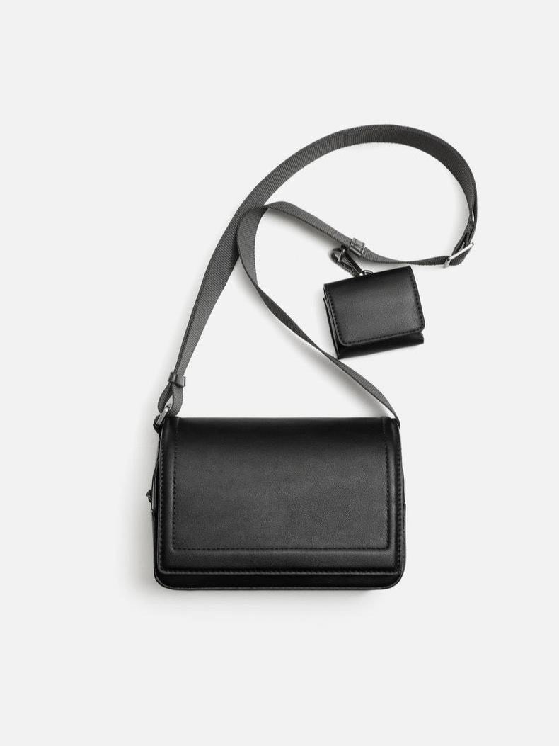 Ari Luxe Crossbody Bag - Black