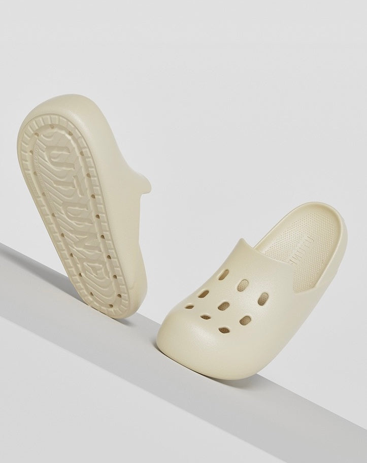 Alexis Unisex Vented Clogs (With Jibbitz)