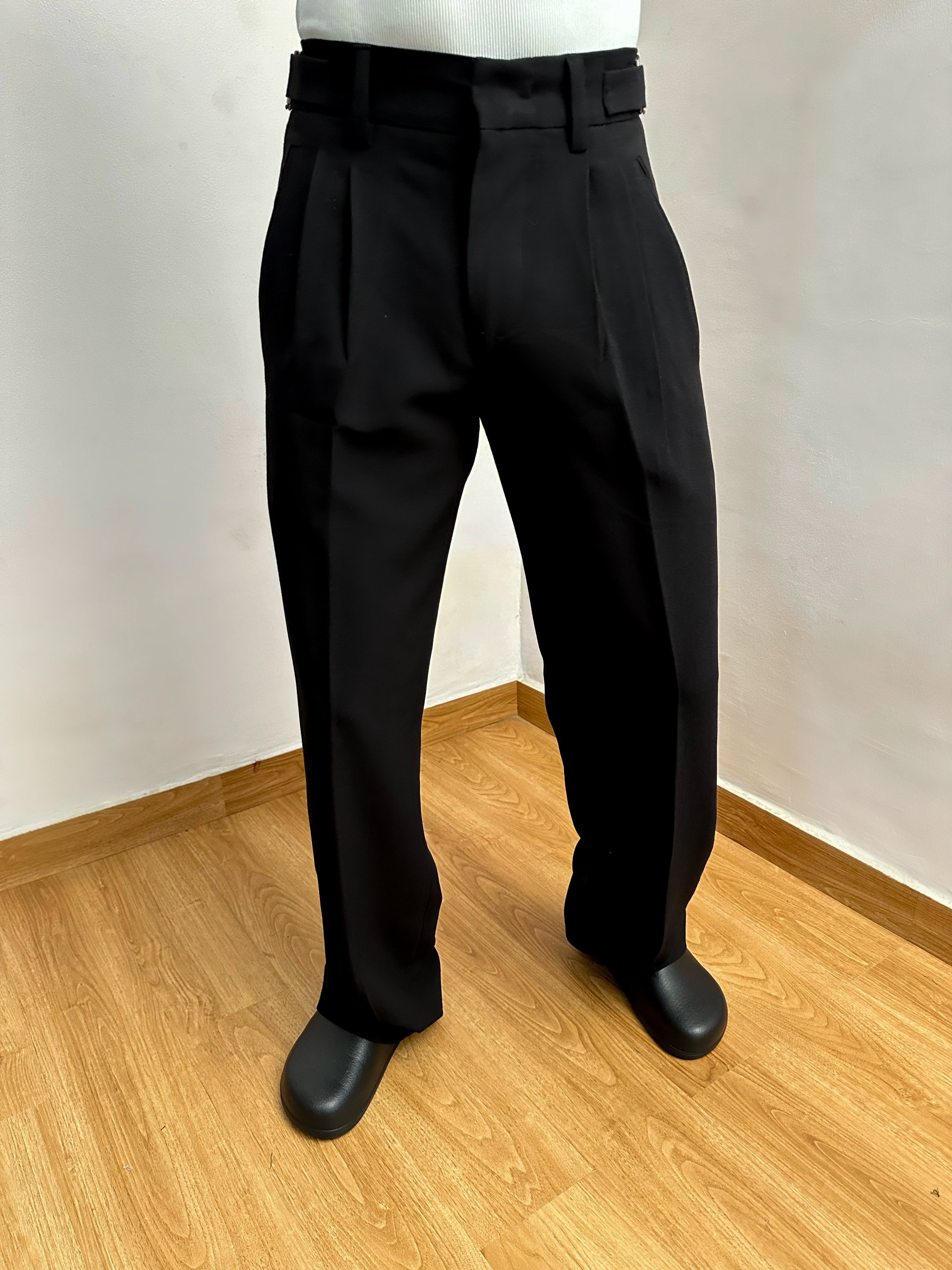 Celia Oxford Pleats Baggy Trouser - Black