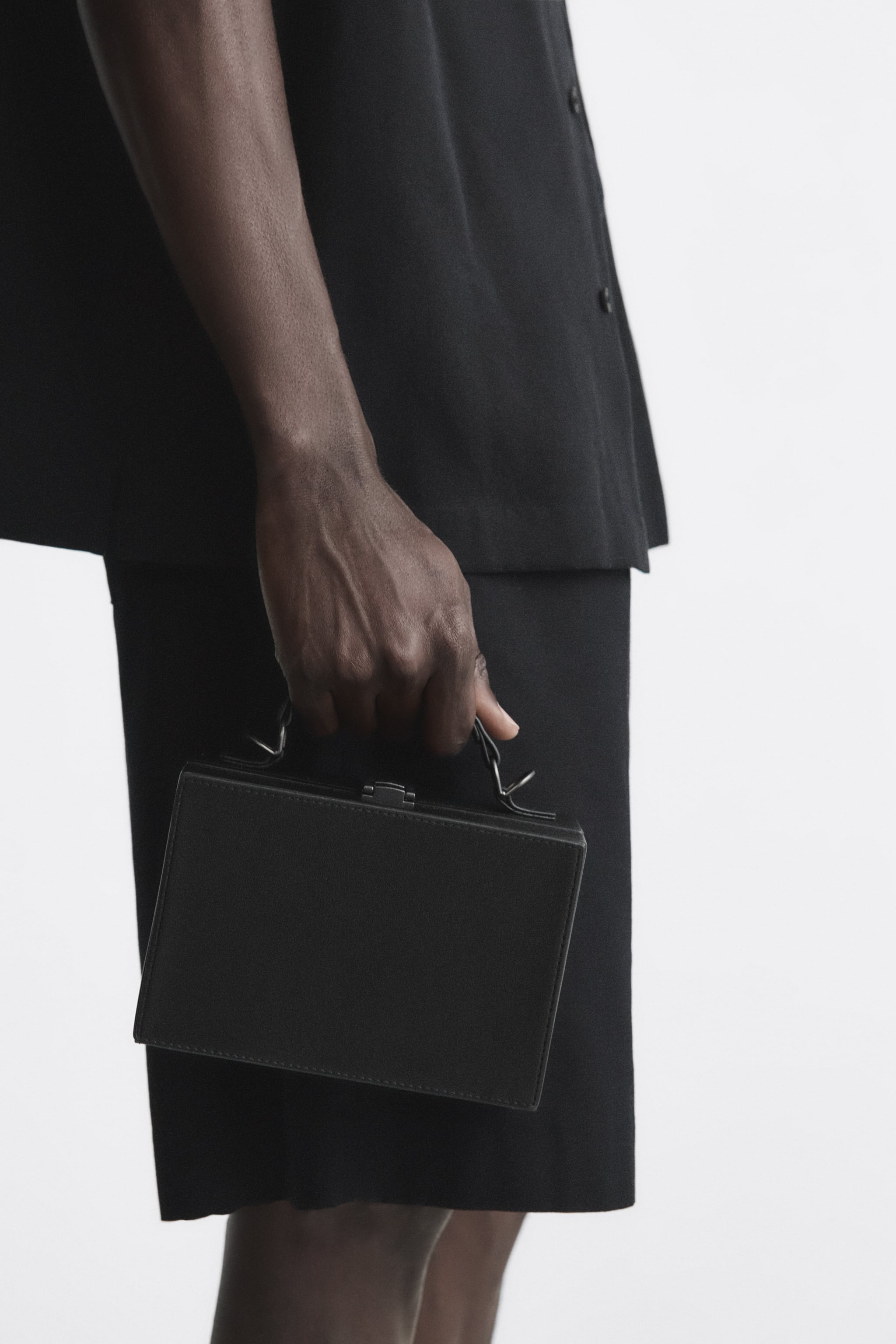 Arthur Rigid Crossbody Box Bag - Camel