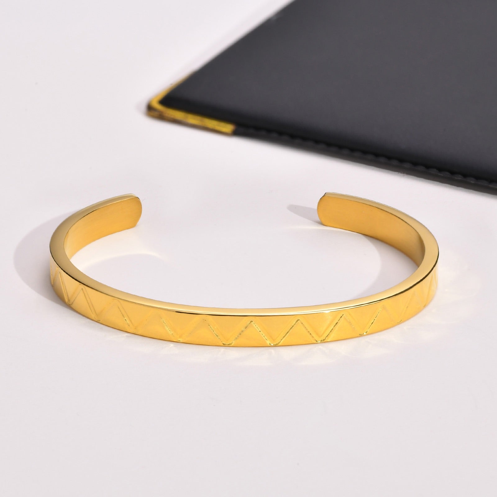 Cairo Wave Titanium Steel Bracelet - Gold