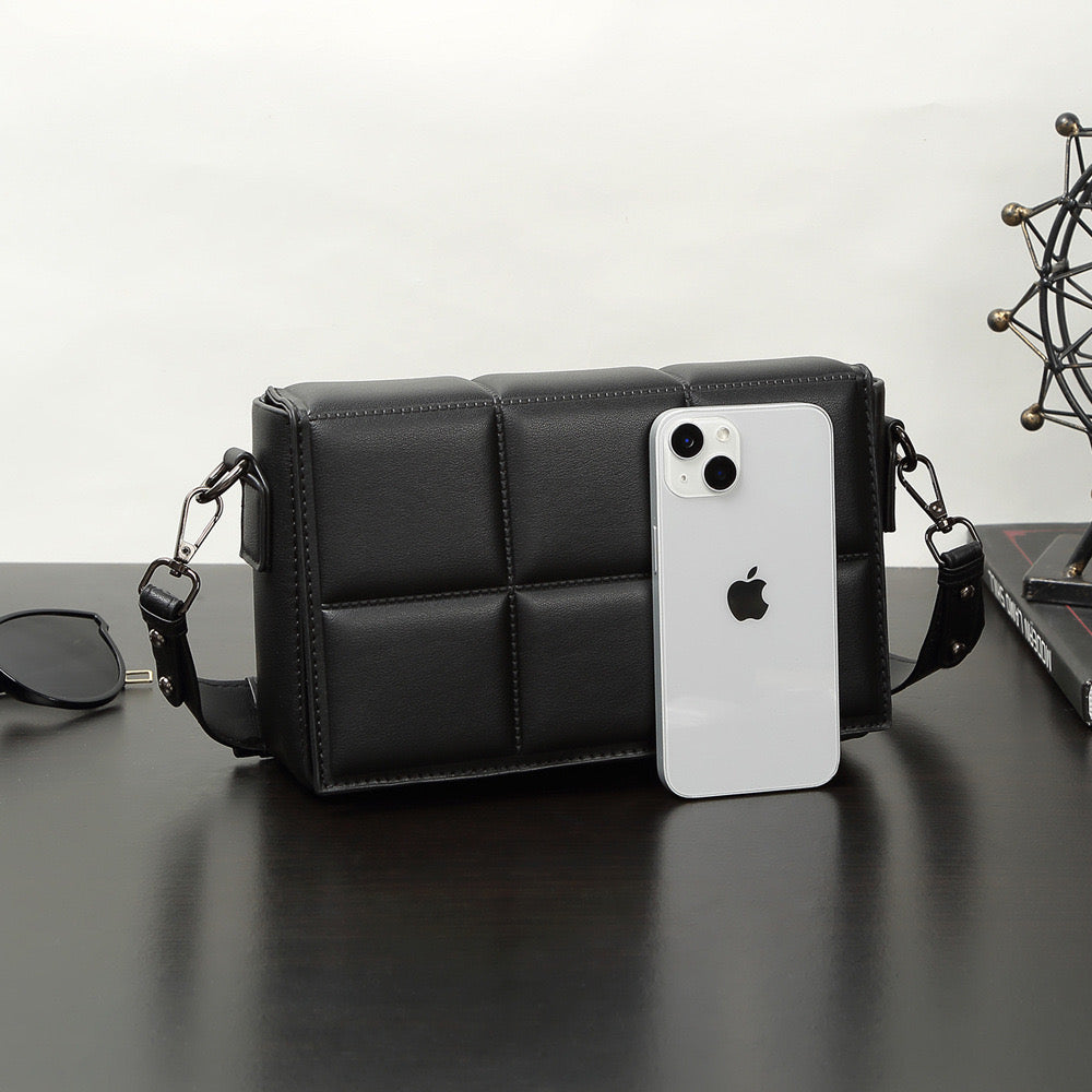 Azadin Crossbody Bag