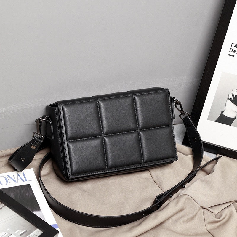 Azadin Crossbody Bag