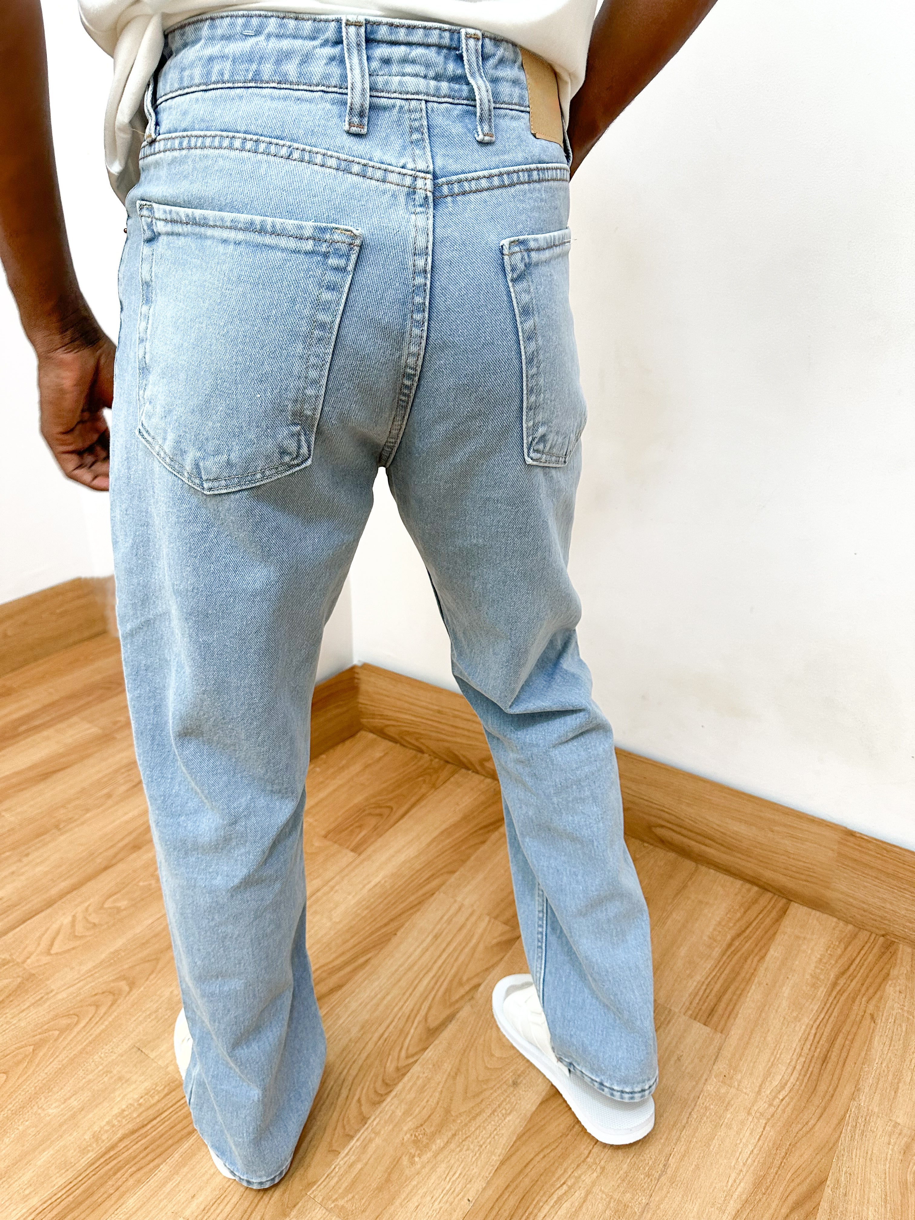 Cai Relaxed Straight Cut Jeans - Light Wash-8