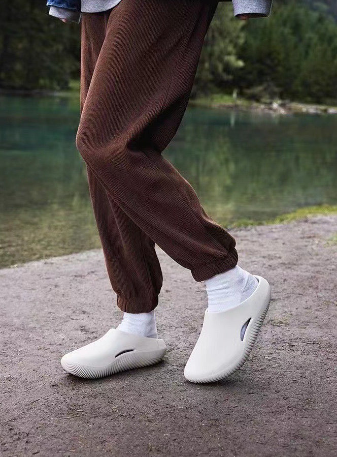 Aimee Unisex Clogs - Milk