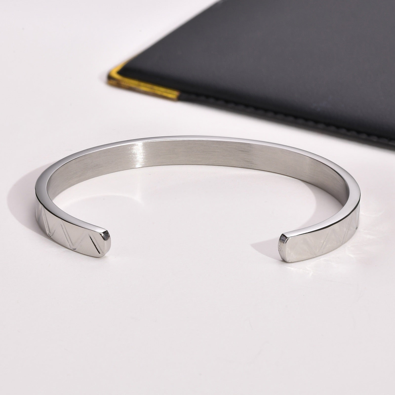 Cairo Wave Titanium Steel Bracelet - Silver