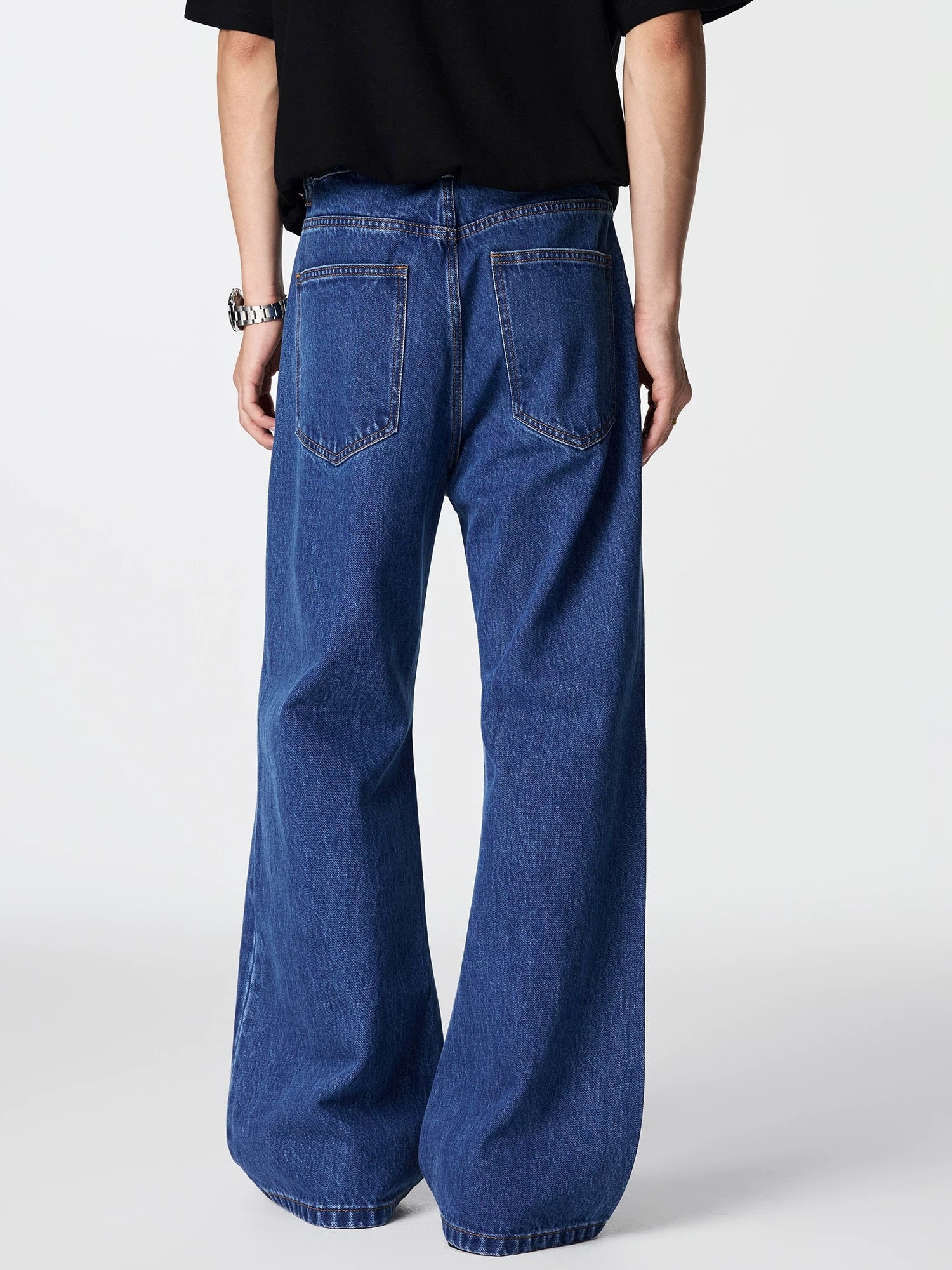 Casey Flared Washed Jeans