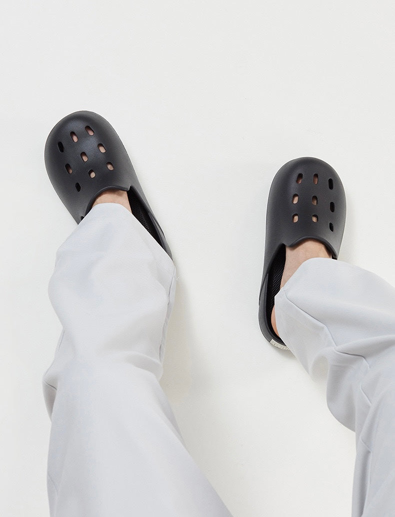 Alexis Unisex Vented Clogs (With Jibbitz)-zoom-16