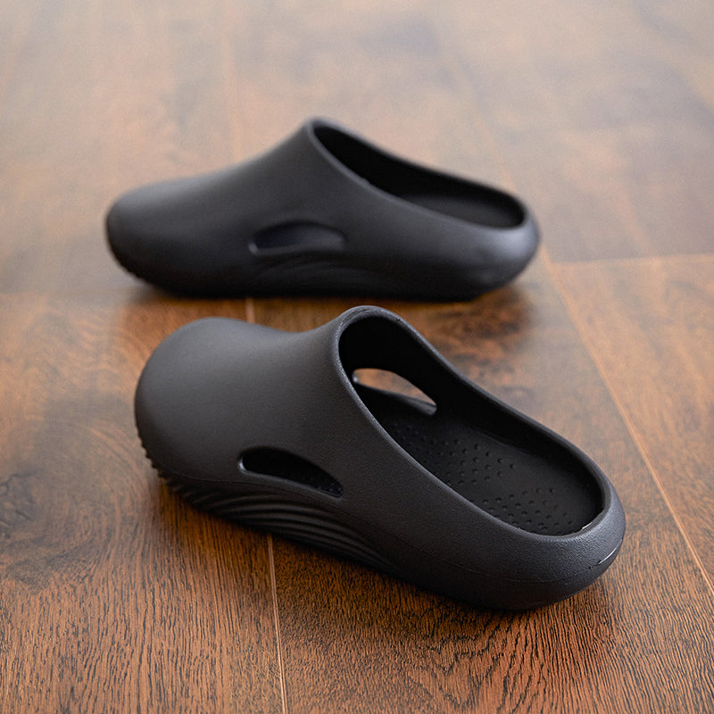 Aimee Unisex Clogs - Black