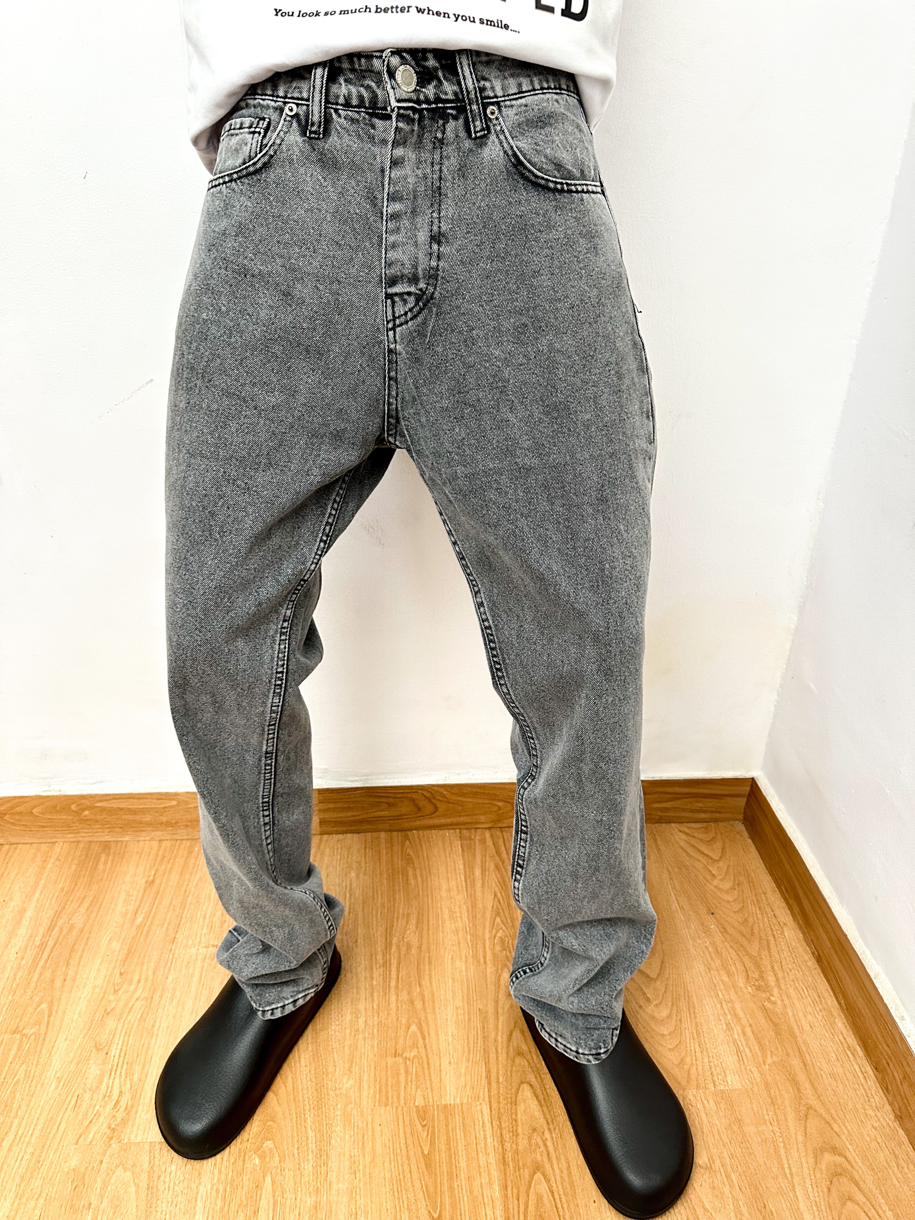 Cai Relaxed Straight Cut Jeans - Grey Wash