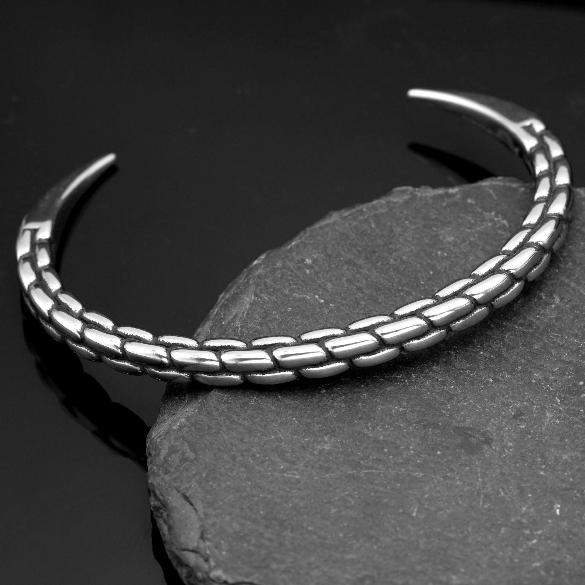 Callen Vetebrae Titanium Steel Bracelet-8