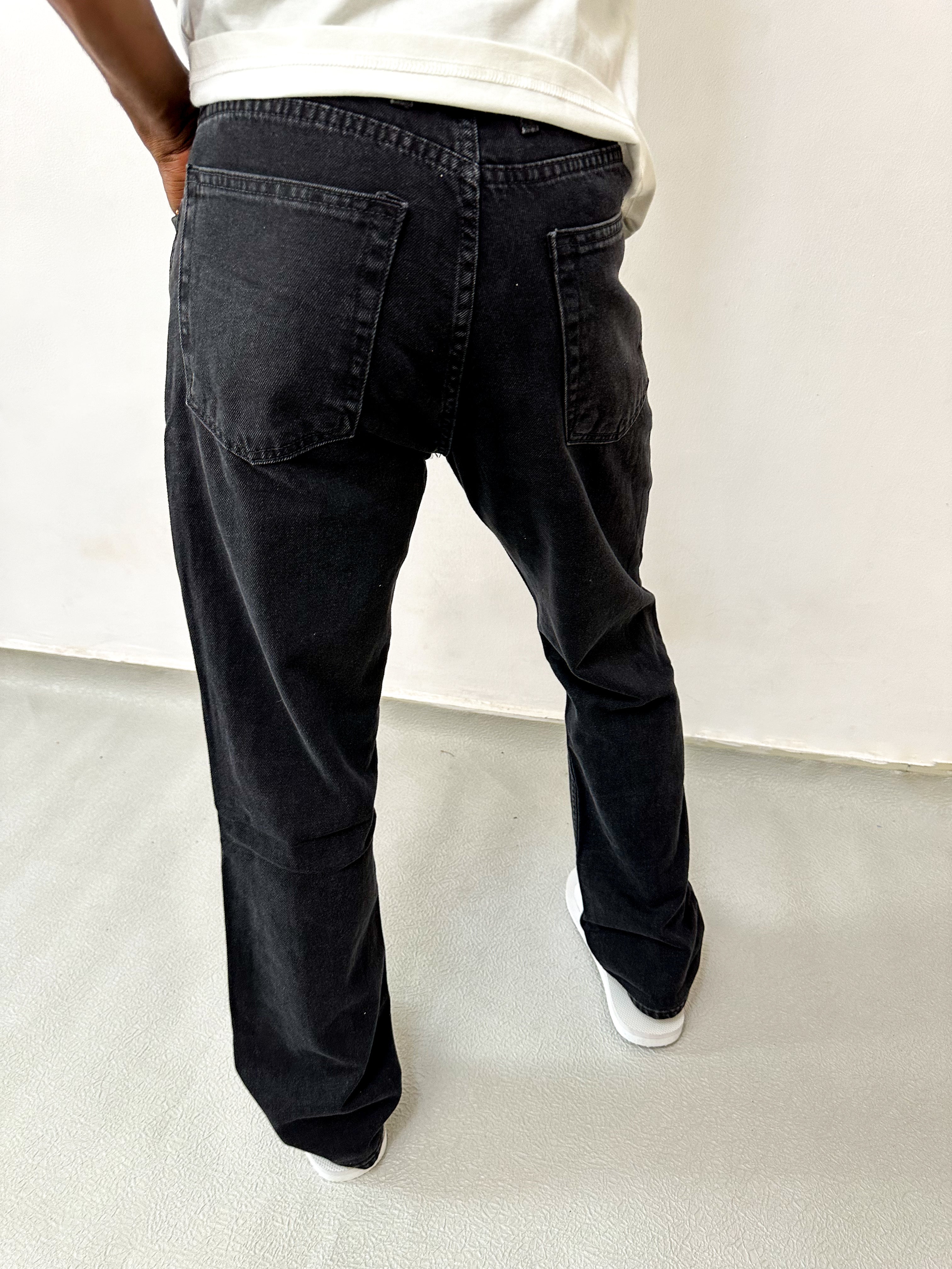 Cai Relaxed Straight Cut Jeans - Washed Black