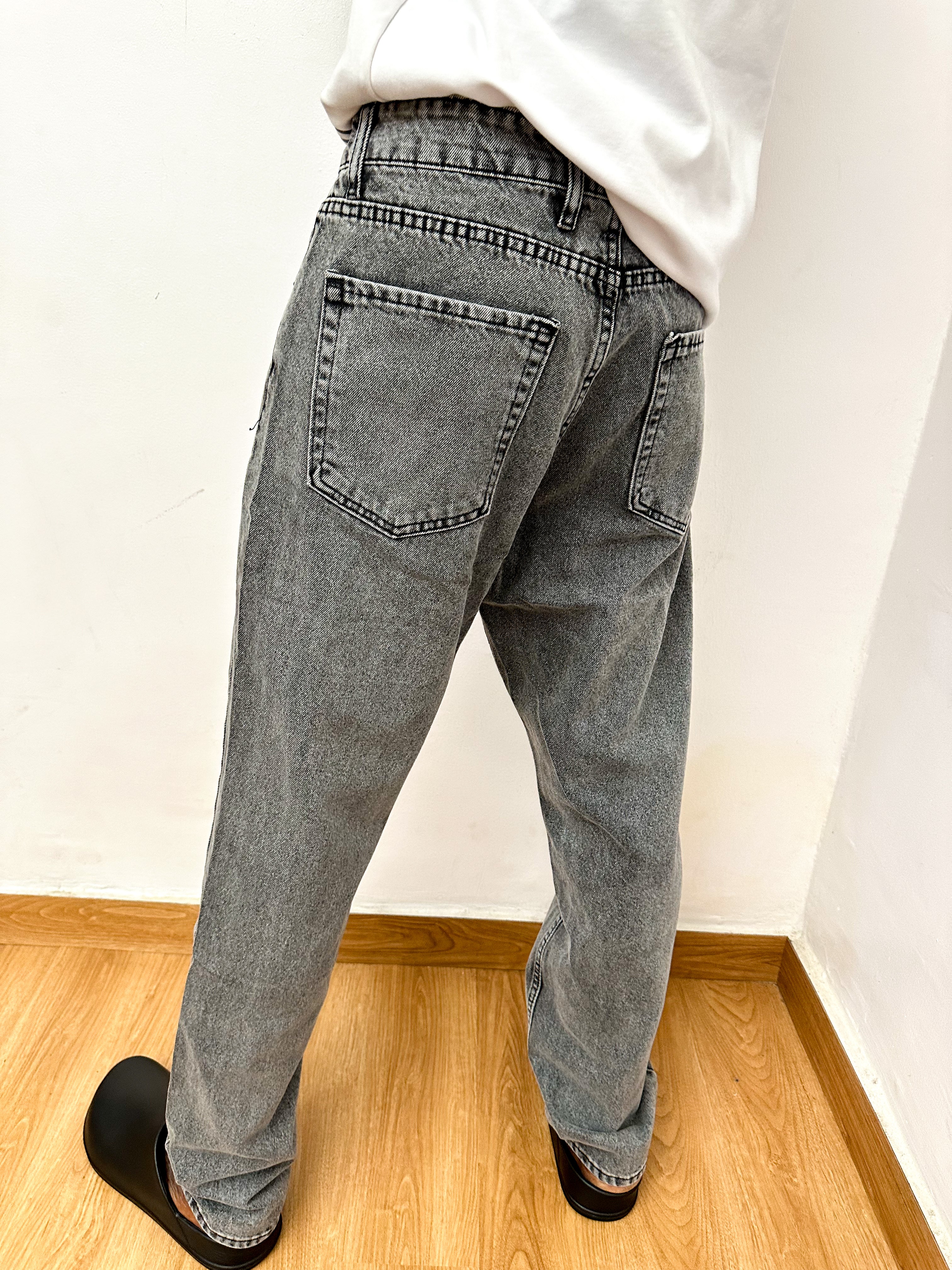 Cai Relaxed Straight Cut Jeans - Grey Wash-3