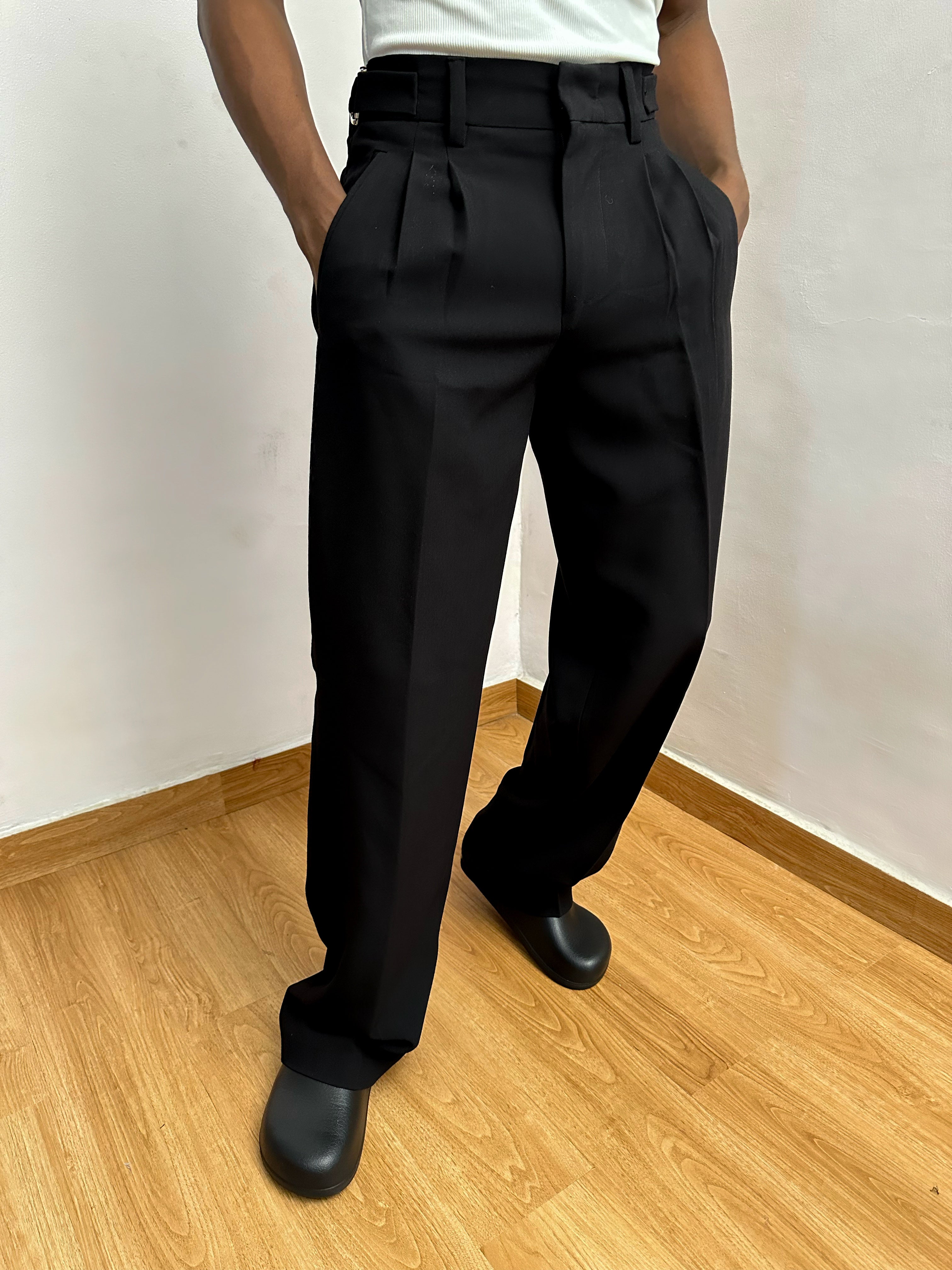Celia Oxford Pleats Baggy Trouser - Black