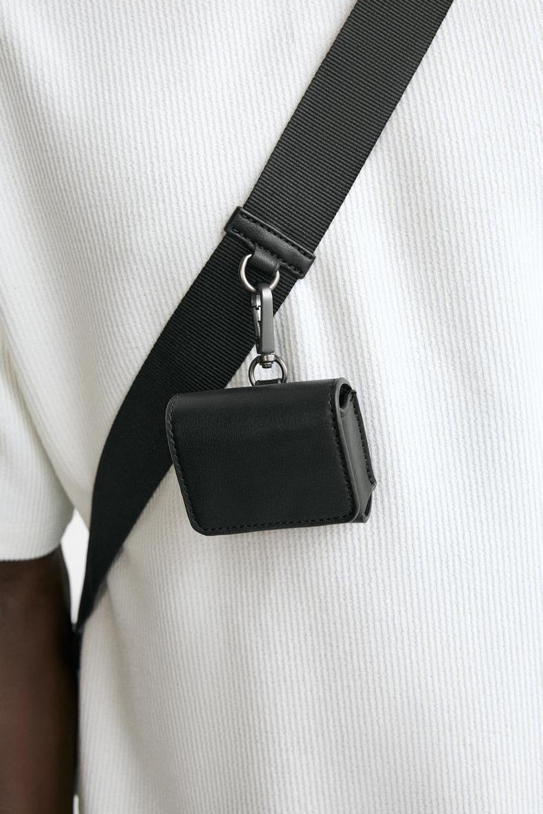 Ari Luxe Crossbody Bag - Black