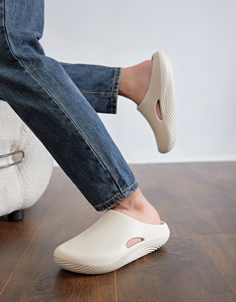 Aimee Unisex Clogs - Milk