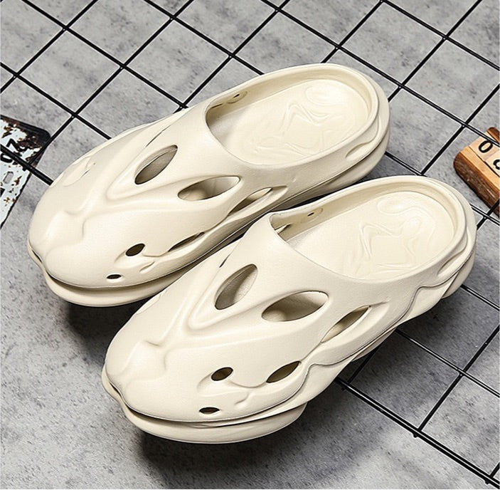 Amado Vented Clogs